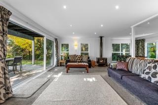 Okere Jetty Escape - Rotoiti Holiday Home - Rotorua - 2