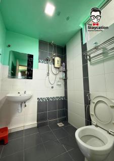 Staycation Homestay 71 Skyvilla near Batu Kawa - 1