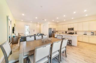 Spacious Cottage With Private Pool Near Disney With Margaritaville Resort Island H2O Access - 8009Su - Orlando - 2