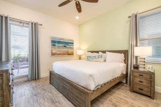 Inviting Cottage Near Disney With Margaritaville Resort Island H2O Access - 8009St - Orlando - 3