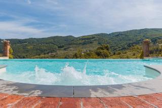 Tuscany villa with pool - 2