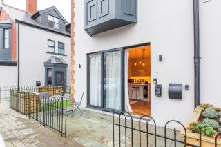 Cohost Partners Charming 2BR in Cardiff with Parking - Cardiff - 0