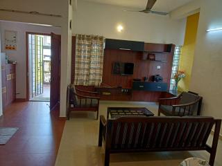 2 Bedrooms Spacious Family Home with Kitchen Madipakkam - 20 mins from Airport - 9