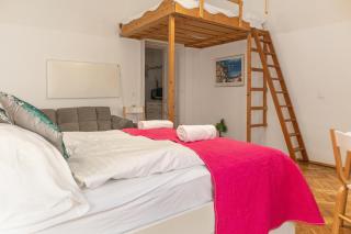 Neighboring 2BR Apts Ideal for 8 People - Viena - 1