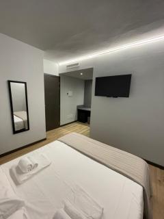 I Bastioni Rooms - Peschiera del Garda - 4