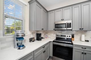 Pineapple Dream Cottage With Private Hot Tub Near Disney With Margaritaville Resort Island H2O Access - 8000Sb - 3