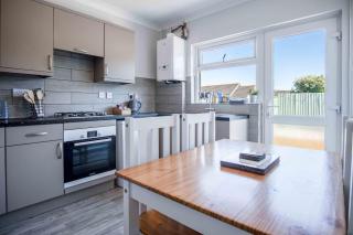 Larkfield - 3 Bedroom Holiday Home - Penally - Tenby - 7