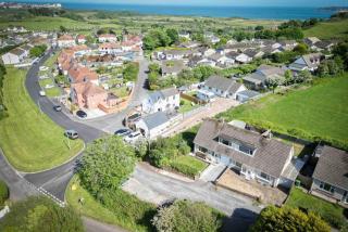 Larkfield - 3 Bedroom Holiday Home - Penally - Tenby - 6