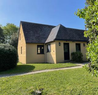 Cottage YVEL au Pied du lac au Duc, son Golf et sa Base Nautique - Ploërmel - 0