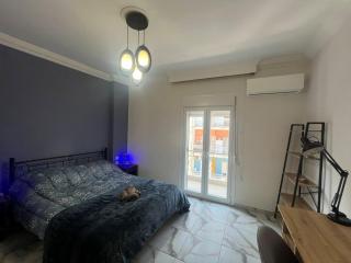 Cozy City Center Apartment - 2
