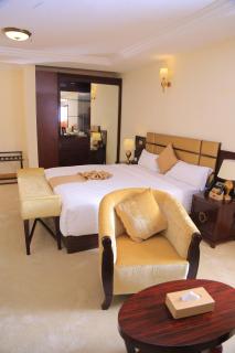 Sunland International Hotel - Kolobo - 3