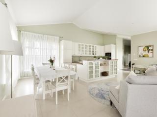 SAGA Circle Villas - 0