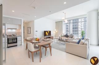 Vogue Marina Vista - Spacious Two Bedroom Apartment in Dubai Harbour, Private Beach Access, Balcony and Stunning Marina Views - 3