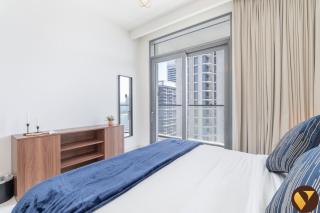 Vogue Marina Vista - Spacious Two Bedroom Apartment in Dubai Harbour, Private Beach Access, Balcony and Stunning Marina Views - 5