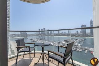 Vogue Marina Vista - Spacious Two Bedroom Apartment in Dubai Harbour, Private Beach Access, Balcony and Stunning Marina Views - 9