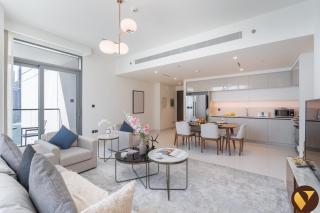 Vogue Marina Vista - Spacious Two Bedroom Apartment in Dubai Harbour, Private Beach Access, Balcony and Stunning Marina Views - 2