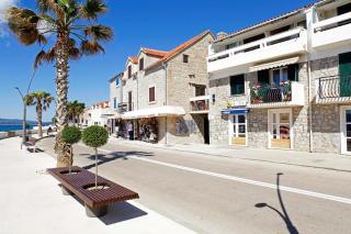 Amazing Waterfront Apartments - 8