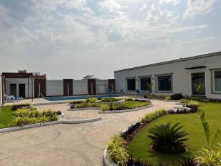 Grand Blu Hotel - Hyderabad - 3
