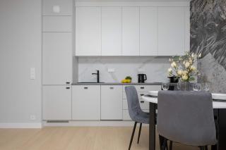 Elegant Apartment Ludwiki Warszawa with Parking & Air Conditioning by Noclegi Renters - Warschau - 8