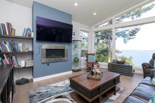 Come On In, The Water View Is Waiting For You,,, - Oak Bay - 6
