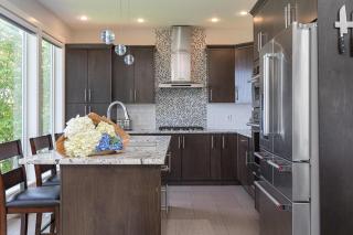 Come On In, The Water View Is Waiting For You,,, - Oak Bay - 2