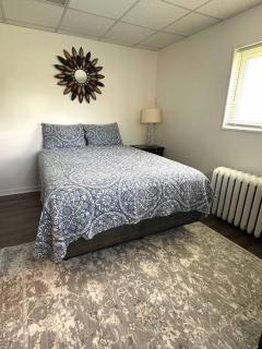 Stunning 3BR-Private Entrance-Renovated-Near City - Pittsburgh - 8
