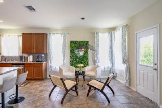 Family-Perfect 4BR House - Fenced Yard & Style - San Antonio - 9