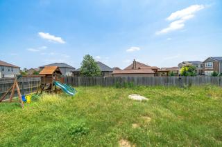 Family-Perfect 4BR House - Fenced Yard & Style - San Antonio - 5