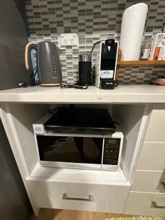 BEBE Self-contained Granny Flat with Own Access - Auckland - 4
