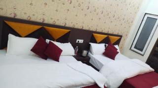 Hotel Ramayanam Palace By BookingCare - Ayodhya - 1