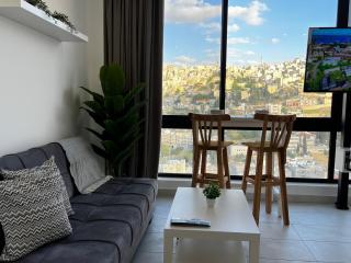 Modern Studio Apartment Near Downtown, breathtaking view! - Amman - 4
