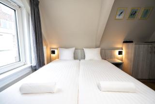 Crown Hotel - 1
