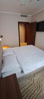 Embassy Romana - - 3