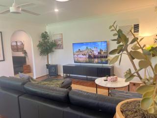 Humble & Homely - Rockingham - 0