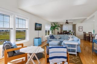 The Baywatch Bungalow - 4