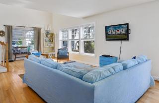 The Baywatch Bungalow - 3