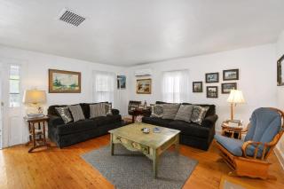 The Robinson Family Beach House - Deep Hole - 7