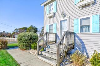 Ava's Beach Cottage - 6