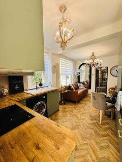 Designer 2 Bed Luxury Apartament with Private Garden in London - 3