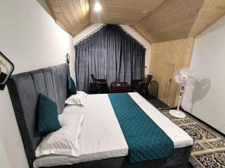 Zikra HomeStay - Srinagar - 9