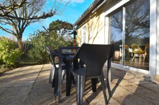 Décompression assurée - Super Calme - Jacuzzi Chauffé à remous - Jardin et Terrasse - Clim - Salle de Jeux avec Fresque Provençale - Grande Piscine Partagée au Sel - Maison spacieuse, tout équipée et joliment décorée - Proche des commodités - Montélimar - 5