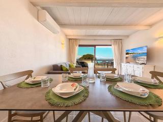 222 Seafront Apartment with Beach Access in Baja Sardinia - by Coral Property - Baja Sardinia - 8