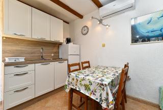 Apartments Suzi 2381 - 9