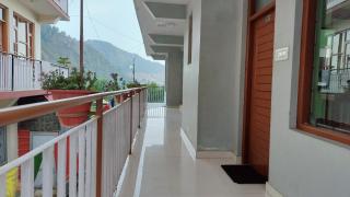 Adventure Inn 20 Metre from Swimming Pool - Dharamshala - 9