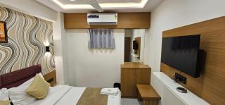 Hotel Lee Grand - Ahmedabad - 5