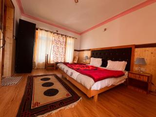 Sky land guest house - Leh - 6