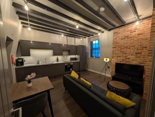 Silver Forge Living - 4