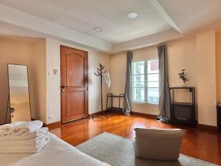 Bright Spacious Rental unit Silom - 8