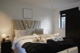 Hayy Luxury Retreat At The Lodge - Bradford - 4