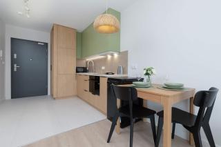 Bright Studio Mostek in Gdańsk with Balcony 3city by Noclegi Renters - Gdańsk - 1